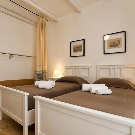 Apartment P.umberto Old Town