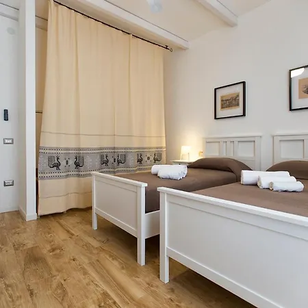 P.umberto Old Town Apartment *