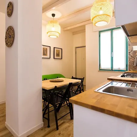 Apartment P.umberto Old Town