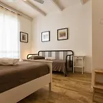 Διαμέρισμα P.umberto Old Town *