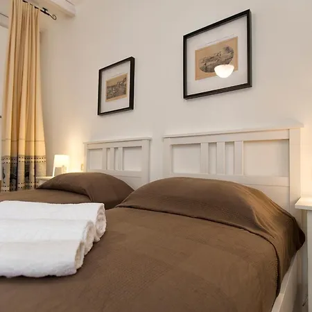 P.umberto Old Town Apartman *