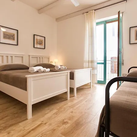 P.umberto Old Town Alghero